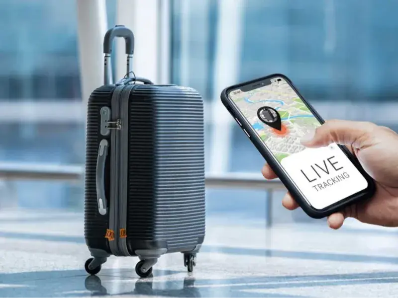 Best Luggage Trackers for Female Solo Travelers